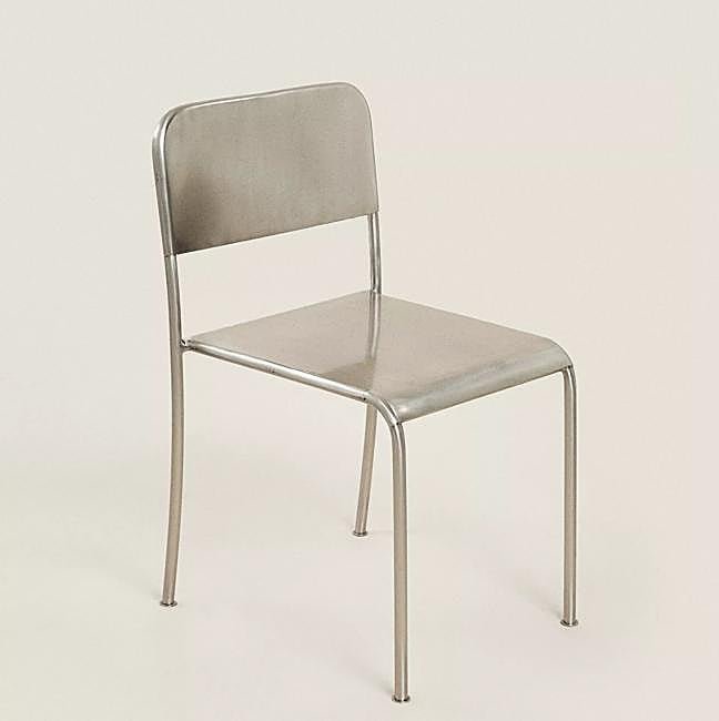 Silla de acero (159 euros).