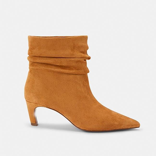 Botines con tacón y efecto arrugado de El Corte Inglés