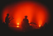 Camionero tocó en Córdoba ante un Club Paraguay lleno