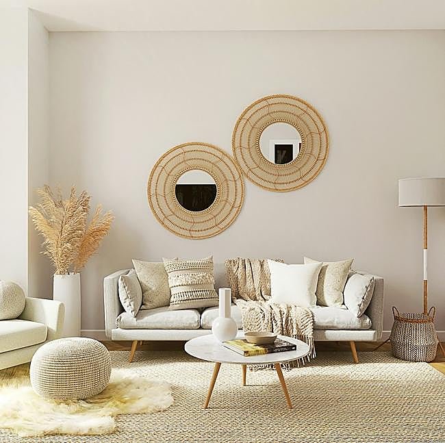 Blanco roto + arena + madera.