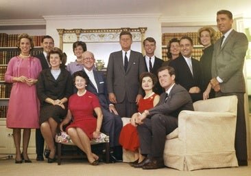 Maureen Callahan, periodista estadounidense y autora superventas: «Los Kennedy han maltratado a las mujeres durante generaciones»