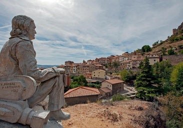 Este pueblo de Burgos entra en la lista de los más bonitos de España por sus salinas, su castillo y Félix Rodríguez de la Fuente