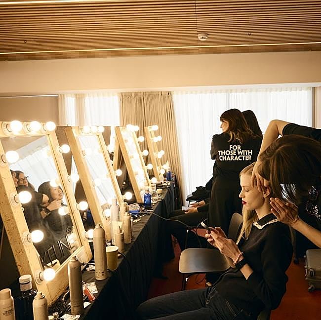 El agua Solán de Cabras está presente en todos los rincones del backstage.