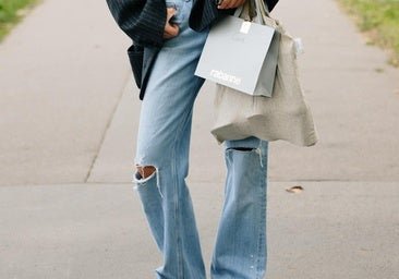 Vaqueros rotos: los pantalones más cañeros vuelven a estar de moda