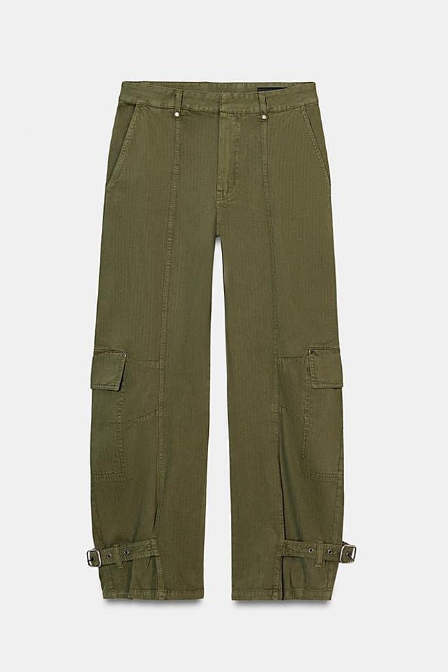 Pantalón caqui de Zara (39,99 euros)