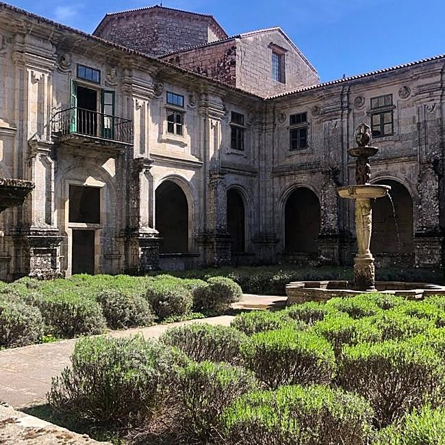 Patio de los Medallones, Monasterio de Santa María la Real de Oseira