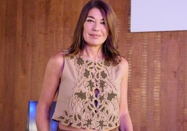 Raquel Revuelta en el debut de SIMOF en Madrid es Moda: «Ojalá la reina Letizia y sus hijas se vistan de flamenca»