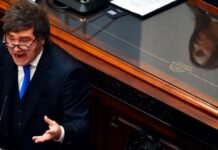 Las diferencias entre Milei y Villarruel quedaron otra vez al descubierto: un saludo frío y el desdén de la vice usando el celular