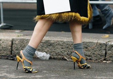 Calcetines a la vista, la tendencia inesperada que va a ganar protagonsimo en tus looks de esta temporada
