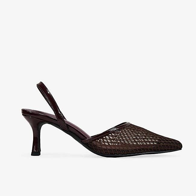 Zapatos de tacón marrones destalonados de malla (17,95€)
