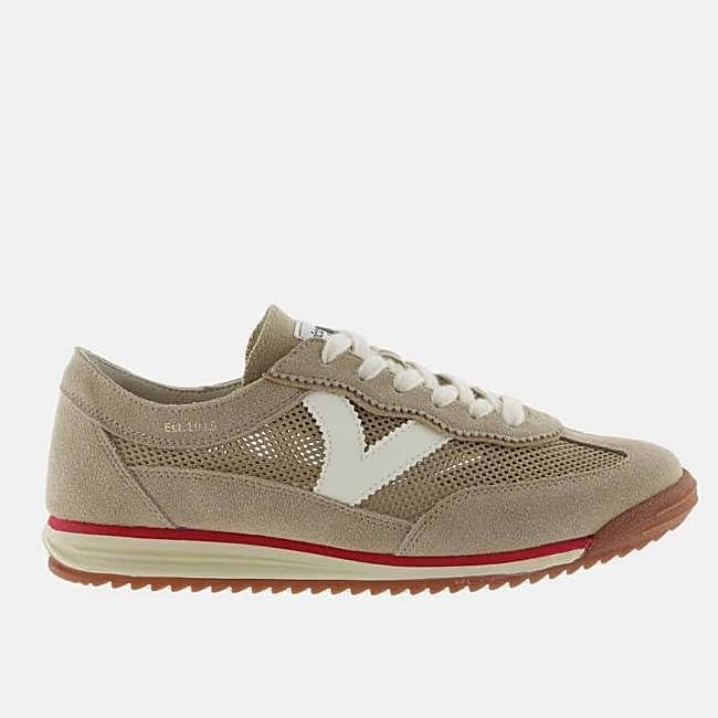 Zapatillas de rejilla mujer Saturno con piezas de serraje al tono (89,90€ en El Corte Inglés)