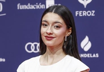 Quiénes son Blanca Soroa o Marta Costa, las actrices más jóvenes que han arrasado con sus looks en los Premios Feroz 2026