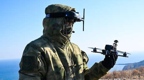 "Resistimos, como me enseñó mi padre": Joven ruso cuenta cómo salvó a compañeros de combate