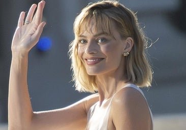 Margot Robbie se une al corte de pelo tendencia: un bob largo con flequillo y efecto rejuvenecedor