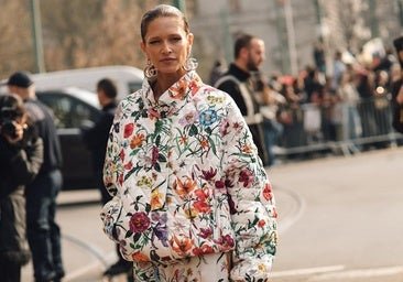 El bordado floral es tendencia: los básicos más bonitos para un armario cápsula