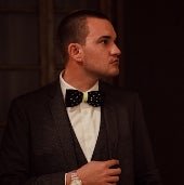 SIMORRA presenta en MBFWM la colección que compartirán madres e hijas: «Nos inspiramos en la pureza del material para conectar con todas las generaciones»