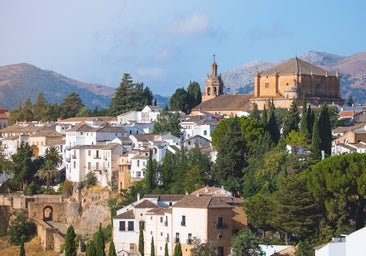 La ciudad ideal para un viaje de ensueño está en Málaga: palacios señoriales, naturaleza exuberante y un puente de vértigo