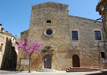 El pueblo del Ampurdán que te va a alegrar la primavera: calles empedradas, encanto rural y la cercanía del mar