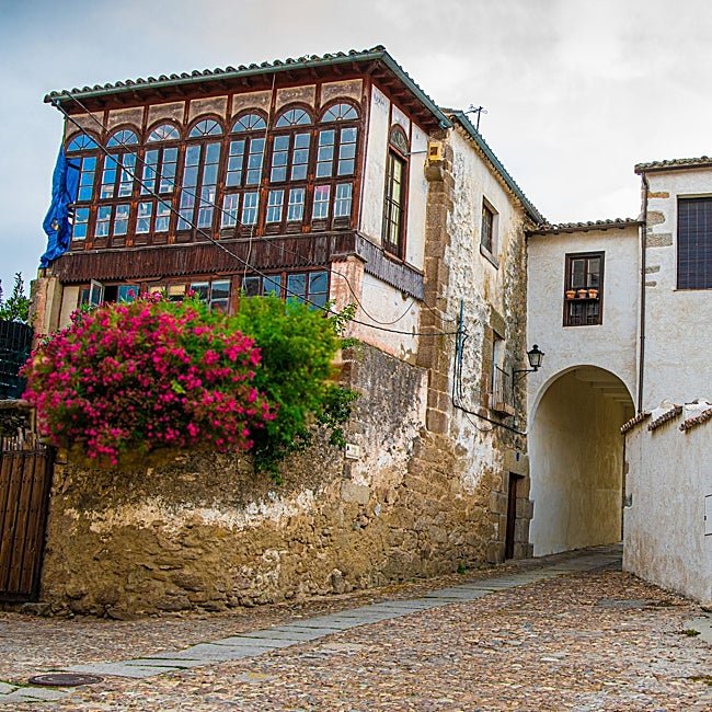 Las calles de esta villa salmantina están llenas de encanto.
