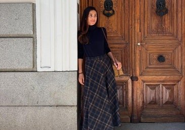 No sabía que necesitaba una falda de cuadros hasta que vi esta de Zara por menos de 30 euros
