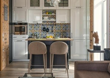 Cinco errores deco que hacen que tu casa parezca anticuada y cinco detalles retro que sí vuelven a ser tendencia