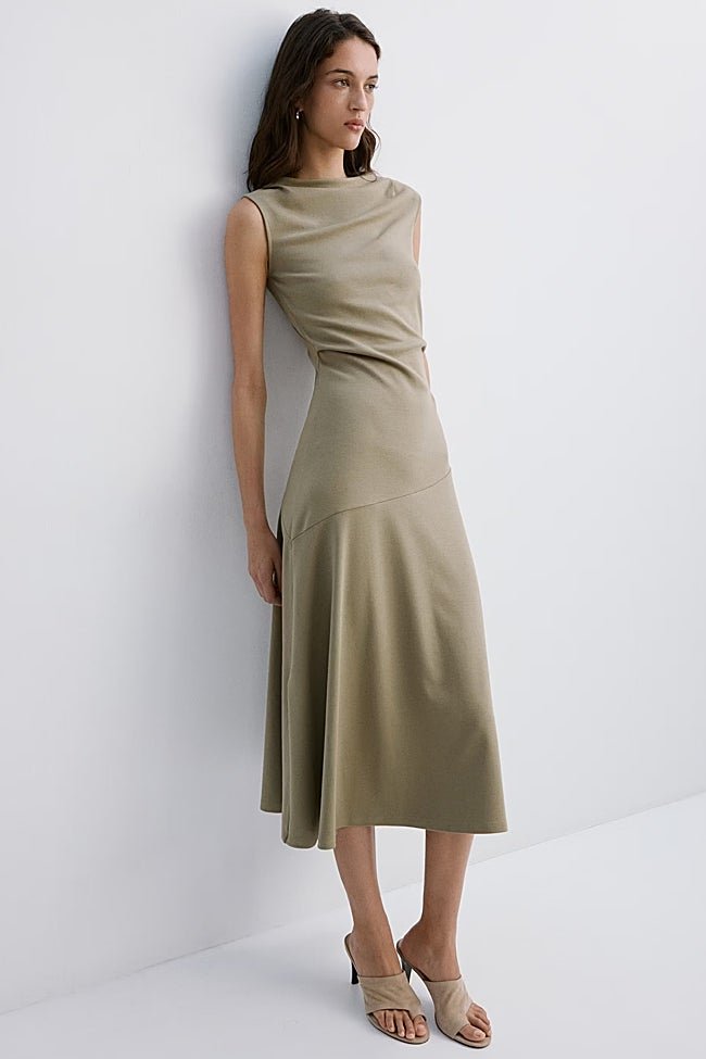 Vestido midi de Mango (29,99 euros)