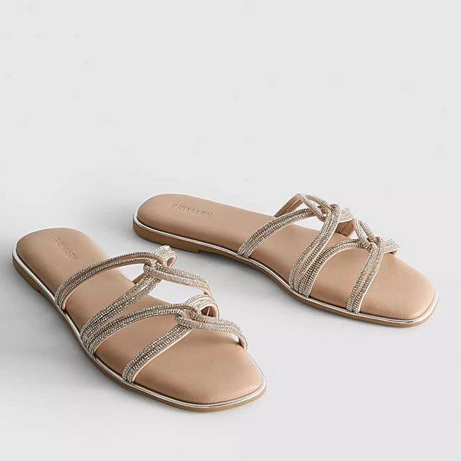Sandalias planas de Primark (12 euros)