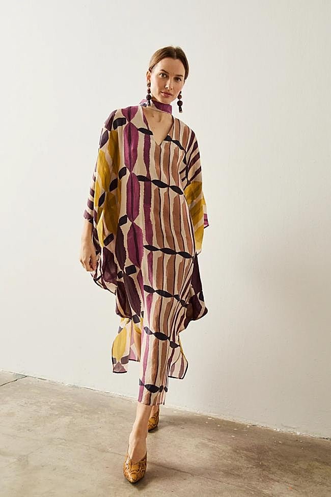 Vestido fluido con estampado de Vogana.