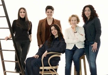 La industria literaria por dentro. Ariane Hoyos: «Hay gente que lee mucho que es malísima»