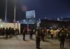 Tragedia en Perú: se derrumbó un muro en el estadio de Alianza Lima durante un banderazo y hay un muerto y más de 60 heridos