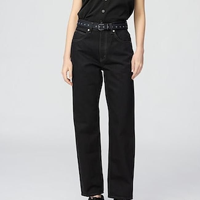 Vaquero tubo estufa negro de Uniqlo, 39,90 euros.