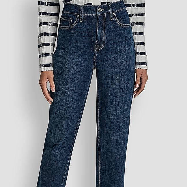 Vaquero tubo estufa de tiro medio de DKNY, 99 euros.