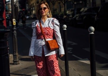 Los vaqueros que se van a llevar esta primavera son de flores: los modelos más bonitos