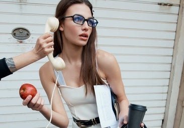 Las compras de la semana: vestidos de lunares, pantalones masculinos y chaquetas militares