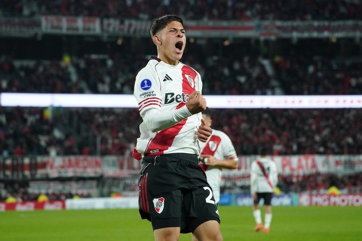 Gracias a un gol agónico del pibe Lautaro Pereyra, River evitó la derrota frente a Bragantino y tiene prácticamente asegurado el primer puesto del grupo. Foto: Juano Tesone 
