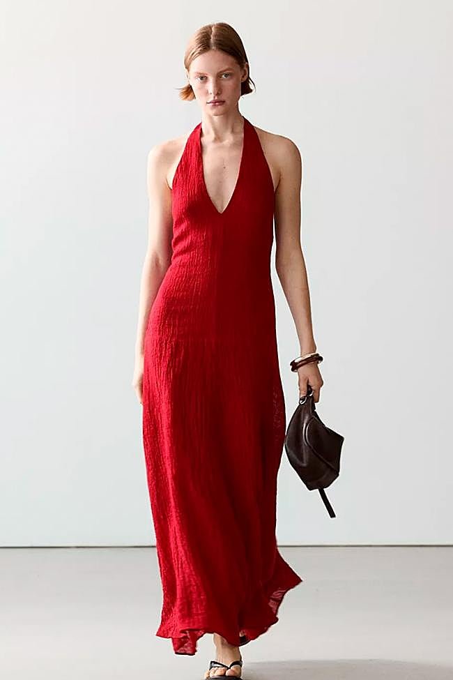 Vestido con escote halter en rojo 100% de lino de Massimo Dutti.