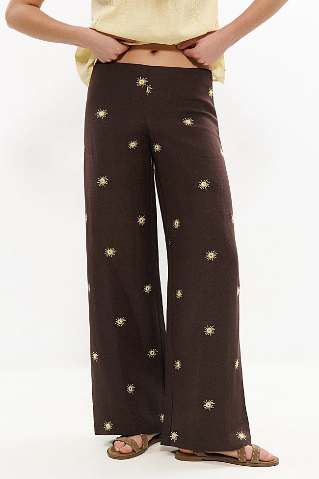 Pantalón con bordados de Brownie (69,99 euros)