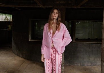 Las compras de Zara de la semana: vestidos estampados, pantalones con bordados y zapatos cómodos