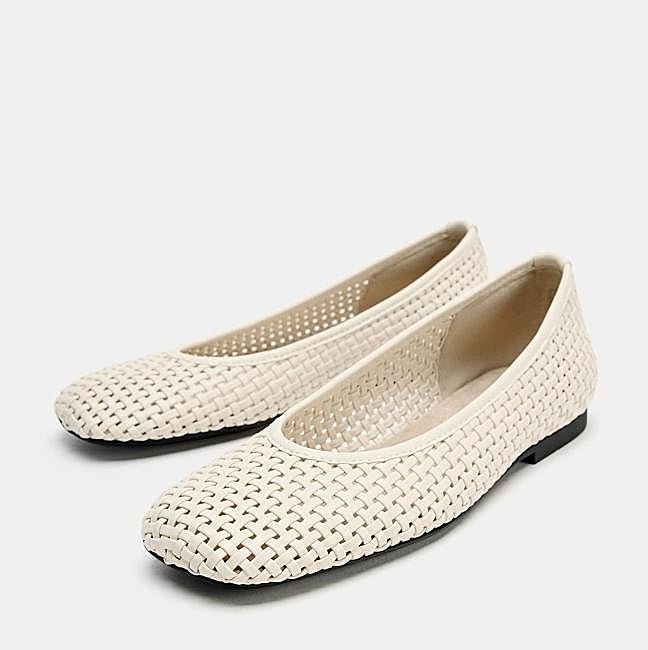 Bailarinas trenzadas en color blanco de Zara.