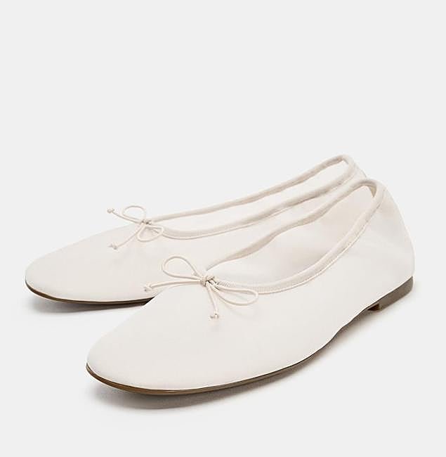 Bailarina en blanco con cuerpo mesh de Zara.