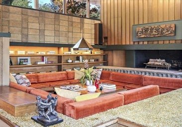 Qué son los conversation pits, la inesperada tendencia deco para el salón que vuelve a arrasar