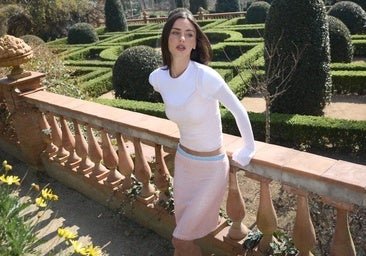Las novedades de Stradivarius de la semana: vestidos negros, bolsos de rafia y muchos básicos de primavera imbatibles