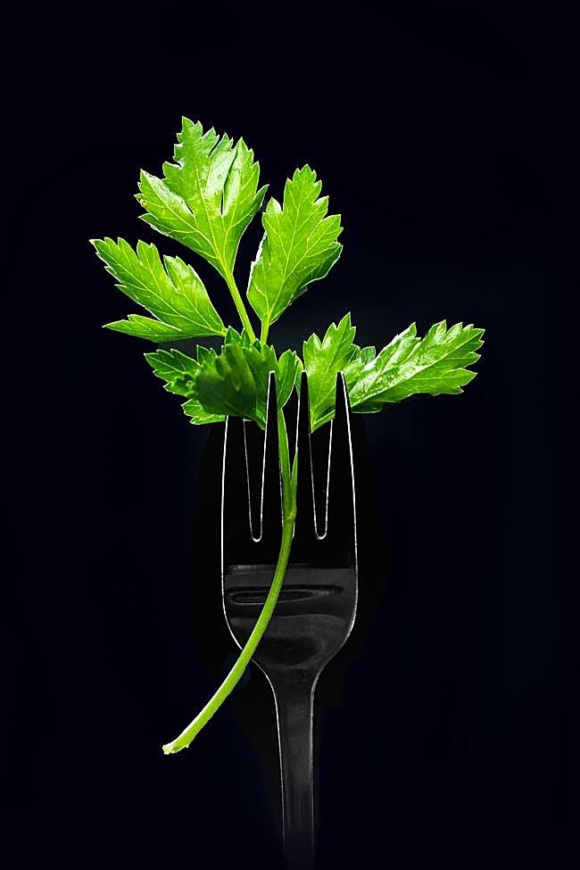 El perejil, una de las hierbas aromáticas vetadas por la anfitriona de la Met gala, Ann Wintour.