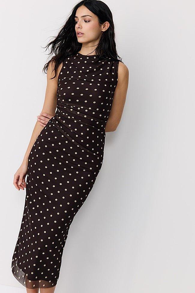 Vestido midi de Stradivarius (25,99 euros)