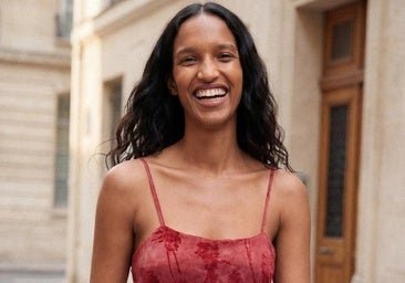 El vestido satinado vuelve: nuestros favoritos de Zara, Mango, H&M y más