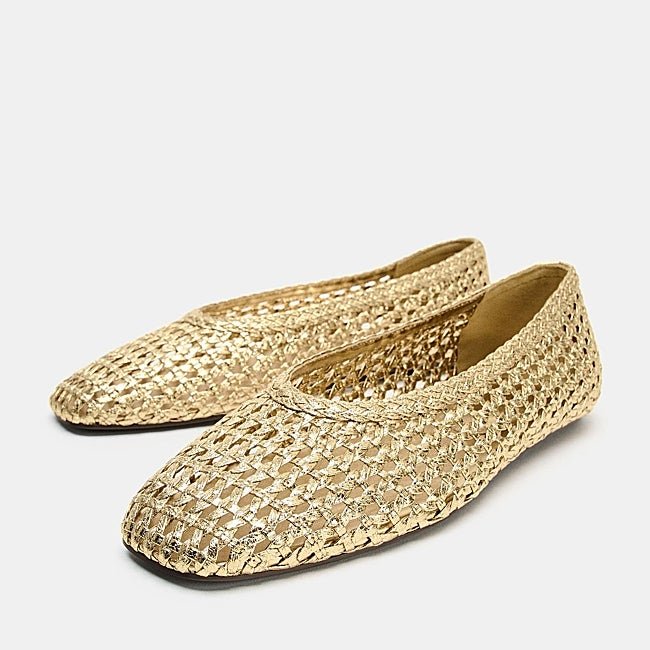 Bailarinas doradas de Zara (35,99 euros)