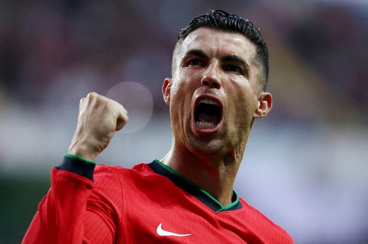 Cristiano Ronaldo quiere ganar lo único que le falta. Foto: REUTERS / Rodrigo Antunes.