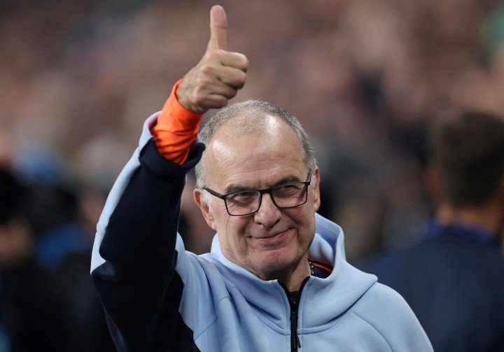 Parece guionado: Marcelo Bielsa podría cruzarse con Argentina. Foto: REUTERS / Toby Melville.