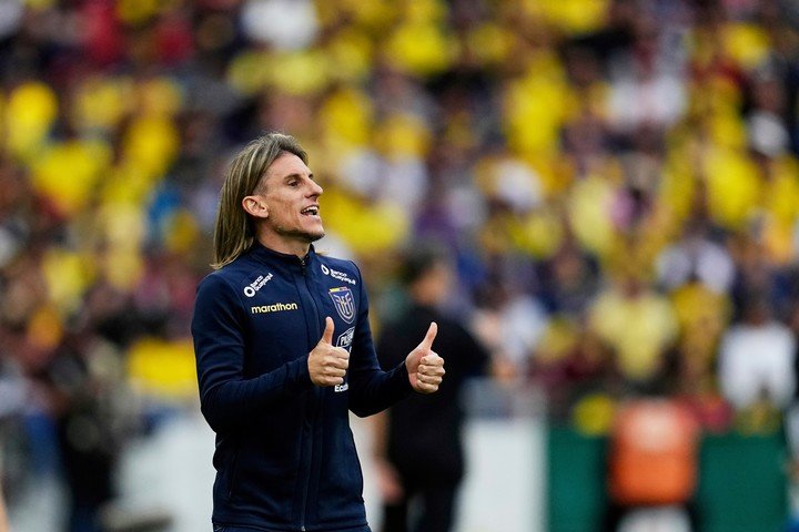 Sebastian Beccacece hizo una gran Eliminatoria con Ecuador. Foto: AP Photo / Dolores Ochoa.