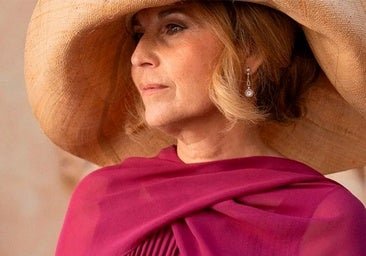 Pendientes para madrinas elegantes: cómo elegir el diseño perfecto sin recargar el estilismo